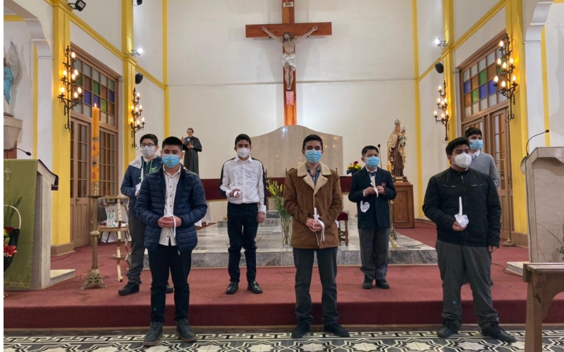 Alumnos del Colegio Salesiano de La Serena recibieron el sacramento del Bautismo