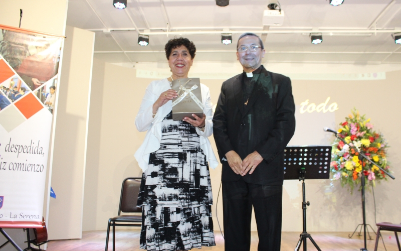 Emotivo acto de gratitud y reconocimiento a la Rectora Enriqueta Villalobos Castillo