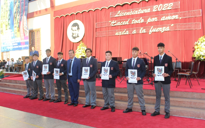 Emotiva y solemne Ceremonia de Licenciatura de Cuarto Medio 2022