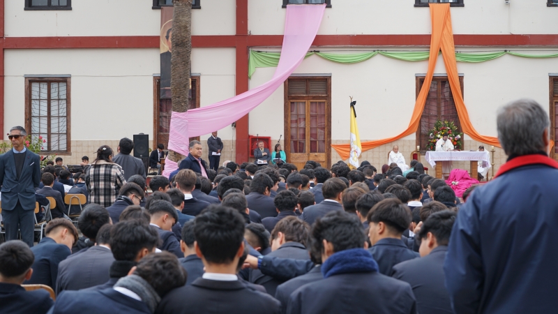 Comunidad educativa vive con fe y esperanza los momentos centrales de la Semana Santa