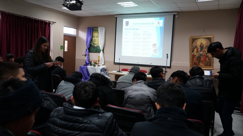Estudiantes participan en primera Jornada de Liderazgo Estudiantil 2025