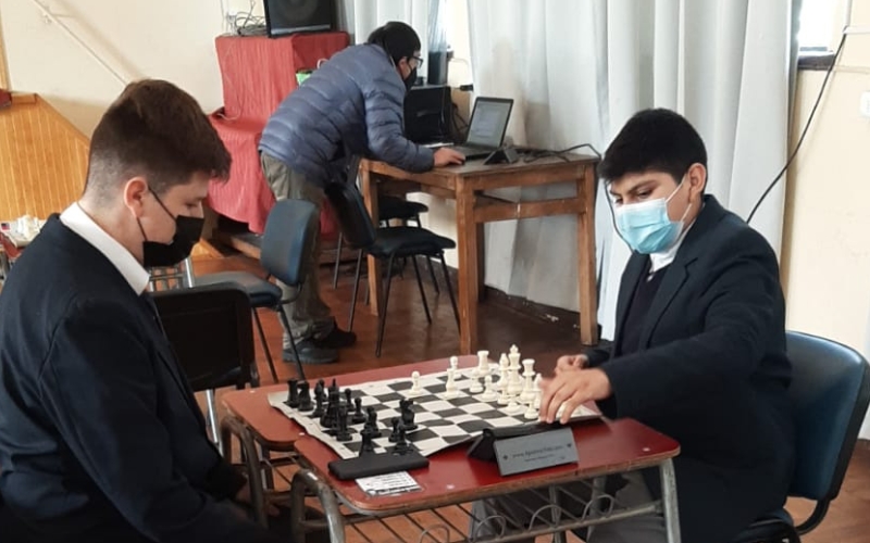 Dos alumnos salesianos clasificados a torneo regional de ajedrez