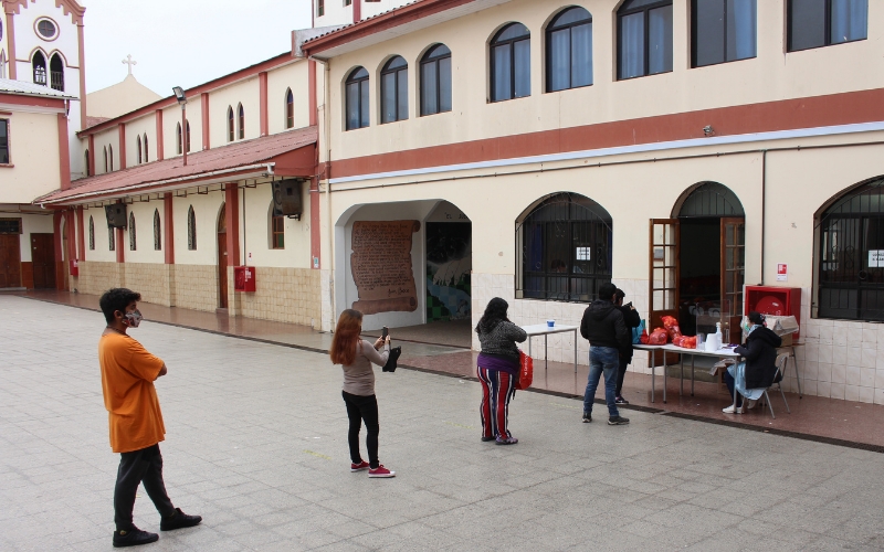 Colegio Salesiano San Ramón realiza entrega de Canastas de Alimentación Junaeb