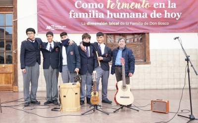 “Los Chasquis” rinden homenaje musical a los pueblos indígenas