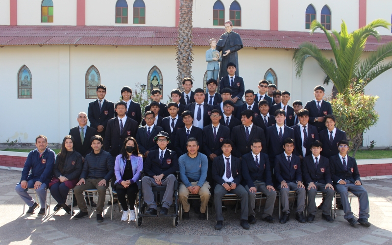 Emoción causó visita del alumno Matías Pozo, todos lo calificaron su recuperación como “milagro y prueba de fe”