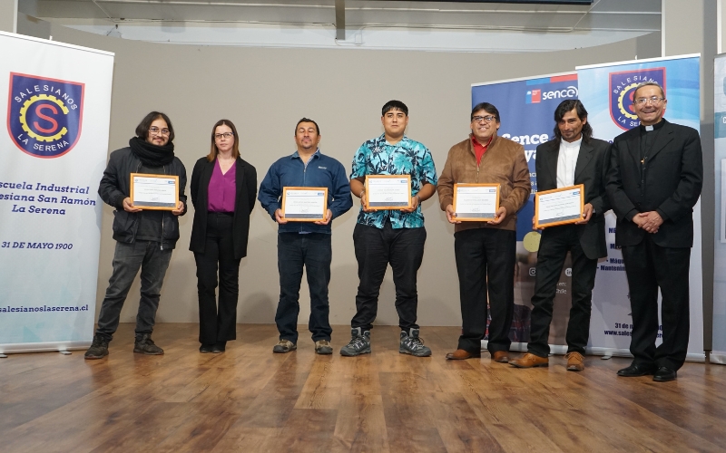 Egresados reciben certificación de competencias laborales en Instalaciones Eléctricas