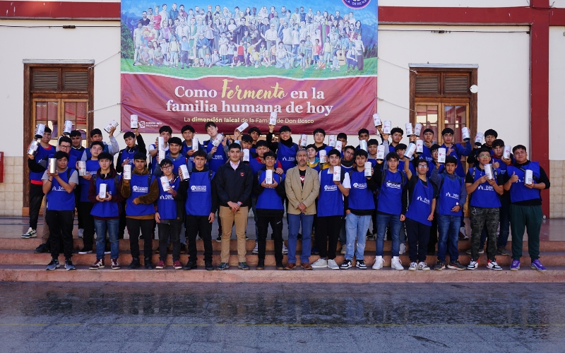 Estudiantes voluntarios cooperan con la Colecta de la Fundación Don Bosco