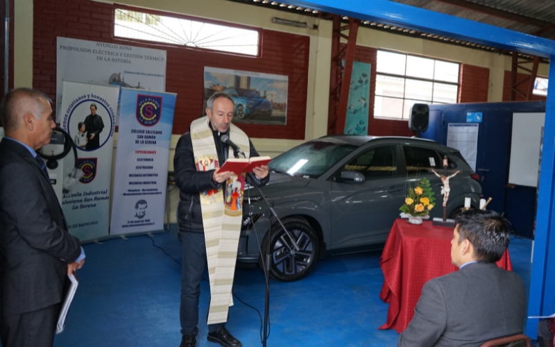 Colegio Salesiano de La Serena incorpora auto eléctrico para potenciar las especialidades TP