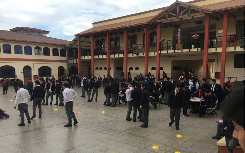 Recreo entretenidos por una sana convivencia salesiana